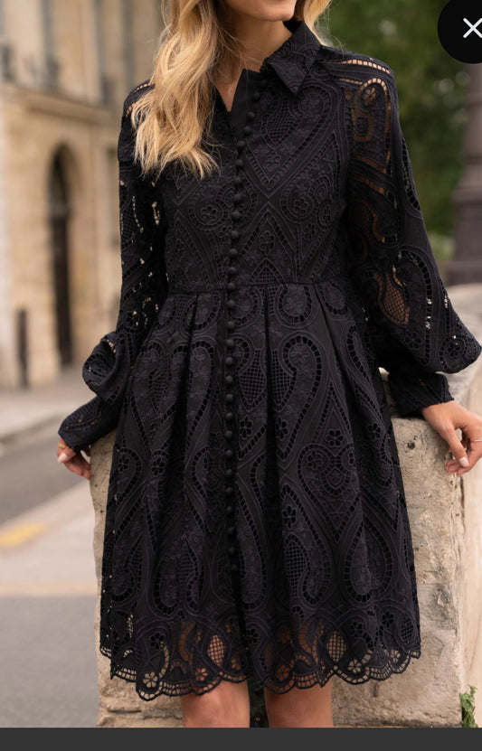 Kirjailtu pitsipuuvillamekko, musta