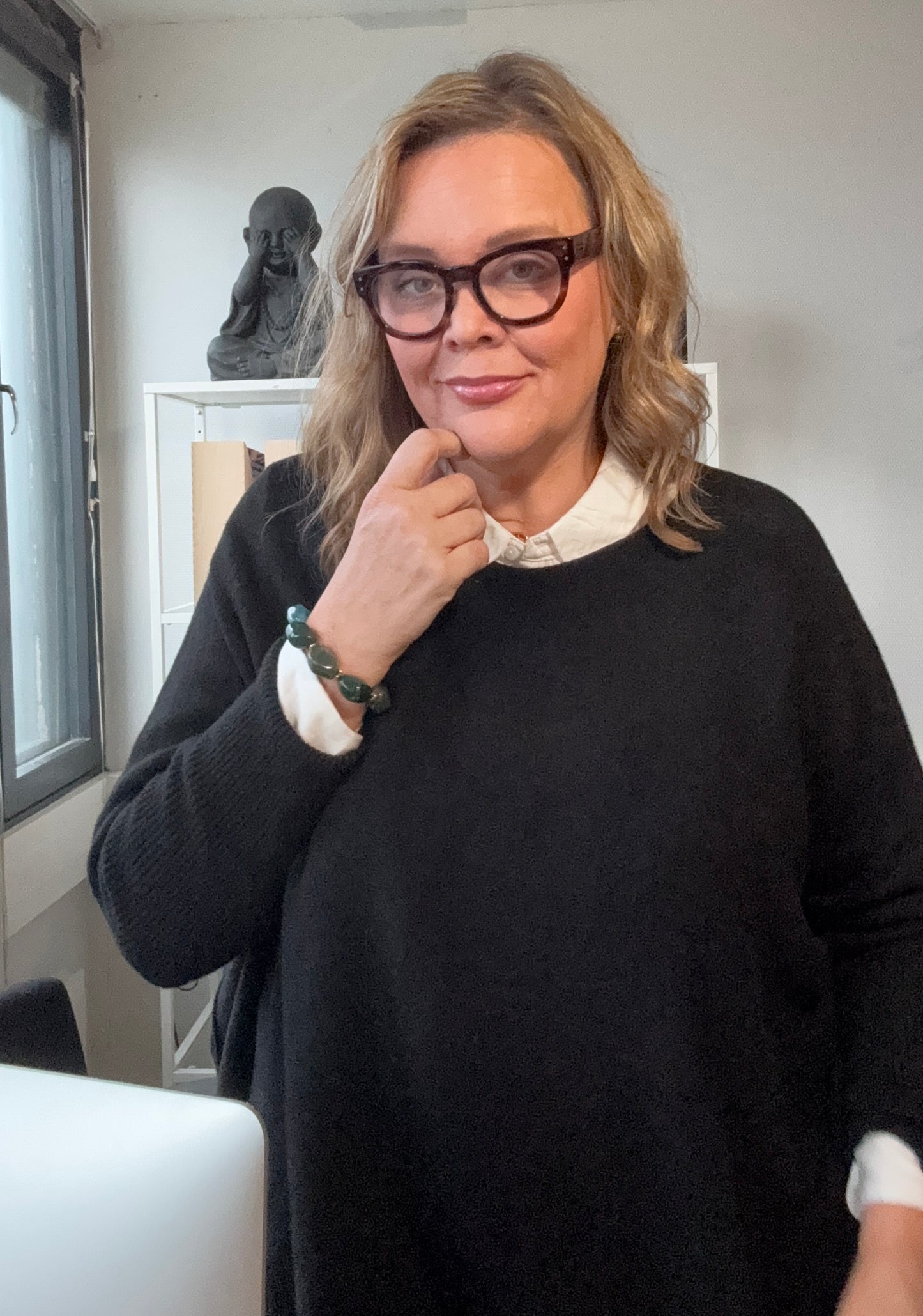 Oversize-neule musta