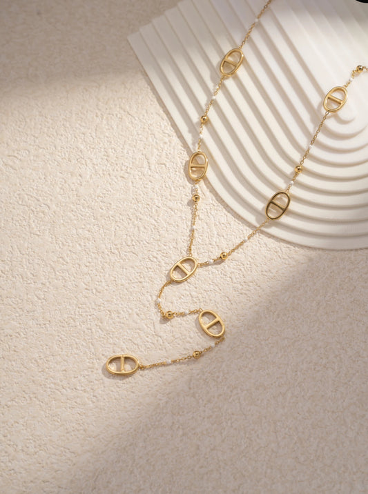 Chic Oval Y -kaulakoru